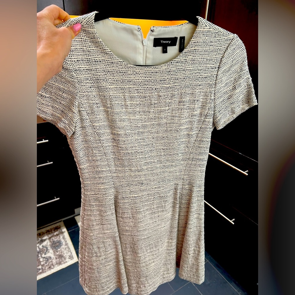 Theory dress grey and white, short sleeves